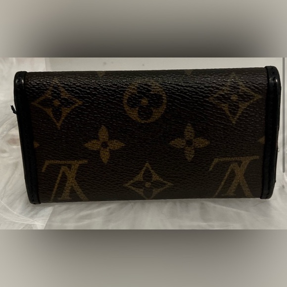 RARE Louis Vuitton Monogram Key Holder Wallet with Black Leather Trim - Picture 2 of 11